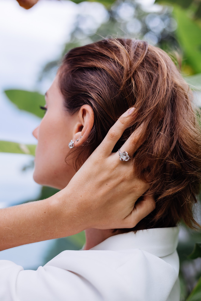 Half-eternity diamond ring