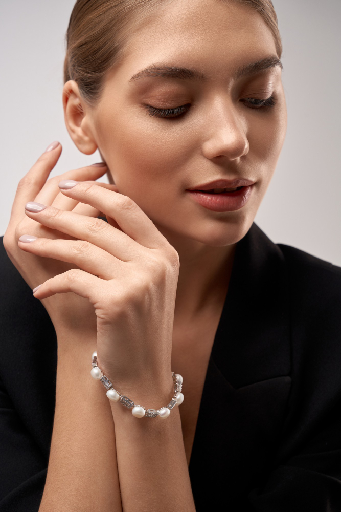 Pearl bracelet on a model